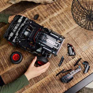 LEGO Technic Audi RS Q e-tron (42160) 7