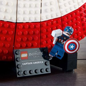 LEGO Marvel Tarcza Kapitana Ameryki (76262) 4