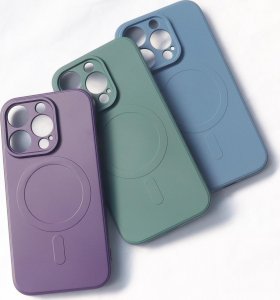 Hurtel Silikonowe magnetyczne etui iPhone 14 Pro Silicone Case Magsafe - ciemnoniebieskie 3