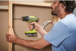 Wiertarko-wkrętarka Ryobi RPD18-2C20ST Wiertarko-wkrętarka udarowa 18V ONE+ w zestawie z dwoma akumulatorami 2.0 Ah, ładowarką, torbą i latarką Ryobi 6