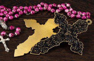 Kadax Krzyżyk Metalowy Wiszący Na Ścianę Dewocjonalia 3