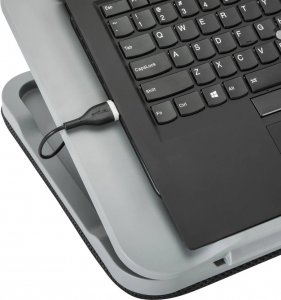 Podstawka chłodząca Targus Podstawka chłodzšca pod notebooka 18 cali Dual Fan Chill Mat with Adjustable Stand 3