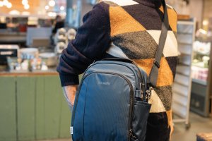 Pacsafe Metrosafe LS250 ECONYL shoulder bag Econyl Ocean 13