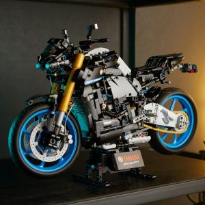 LEGO Technic Yamaha MT-10 SP (42159) 7