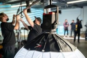 Lampa studyjna Lampa LED Aputure Light Storm LS 600d - V-mount 12