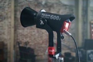 Lampa studyjna Lampa LED Aputure Light Storm LS 600d - V-mount 25