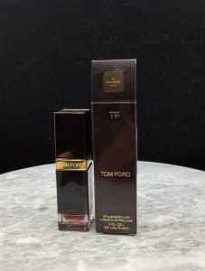 Tom Ford , Luxe Vinyl, Matte, Liquid Lipstick, 10, Infuriate, 6 ml For Women 3