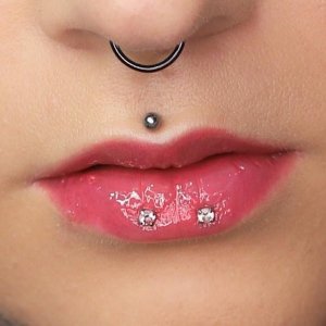 All Tigers Shining Lip Gloss 601 Silence The Critics 8 ml For Women 4