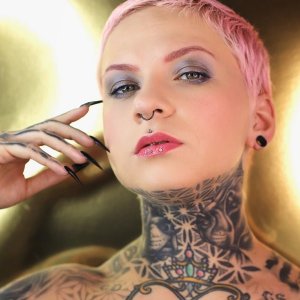 All Tigers Shining Lip Gloss 601 Silence The Critics 8 ml For Women 5