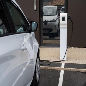 Ładowarka Legrand Green'Up Premium Wallbox 22kW 3F IP44, IK08 (058002) 4