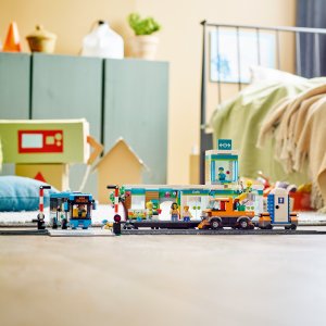 LEGO City Dworzec kolejowy (60335) 3