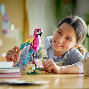 LEGO Creator różowa papuga (31144) 5