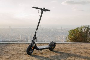 Hulajnoga Segway Ninebot by Segway Kickscooter F2 E, Juodas 2