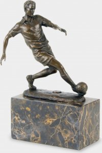 rzezbyzbrazu Piłkarz w Grze Rzeźba z Brązu 1
