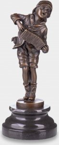 rzezbyzbrazu Chłopiec z Akordeonem Rzeźba z Brązu 1