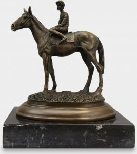 rzezbyzbrazu Dżokej na Koniu przed Gonitwą Rzeźba z Brązu 1