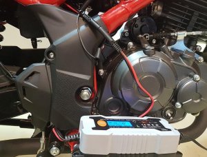 Ładowarka eXtremestyle eXtreme Inteligenta ładowarka do akumulatora 6V i 12V 3