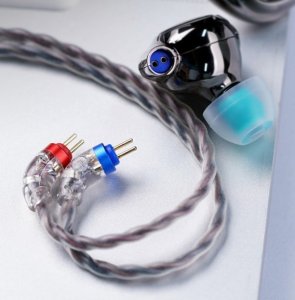 Słuchawki FiiO FiiO FH11 - Hybrydowe monitory douszne z przetwornikiem DD + BA 8