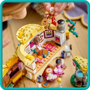 LEGO Disney Chatka Ashy (43231) 3