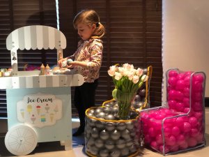 Kadax Krzesełko Fotelik Dla Dzieci Piłki Różowe 56cm 12