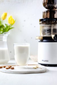 Wyciskarka wolnoobrotowa 4Swiss Swan BM225 biała 5