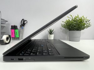 Laptop Dell Precision 3530 4