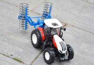 OEM TRAKTOR ZDALNIE STEROWANY 1:24 CIĄGNIK RC +MASZYNA (6636) 6