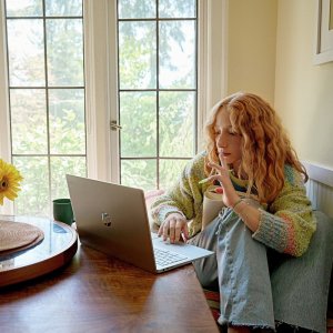 Laptop HP Laptop HP 15-ef0025wm / 9VK22UA / AMD Ryzen 5 / 8GB / SSD 256GB / AMD Radeon / HD / Win 11 / Różowy 9