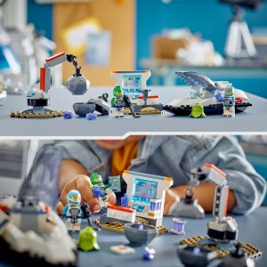 LEGO City Statek kosmiczny i odkrywanie asteroidy (60429) 7
