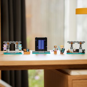 LEGO Minecraft Zbrojownia (21252) 5