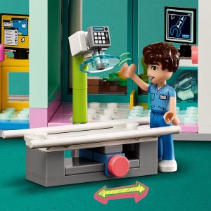 LEGO Friends Szpital w mieście Heartlake (42621) 4