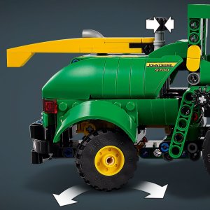 LEGO Technic John Deere 9700 Forage Harvester (42168) 3