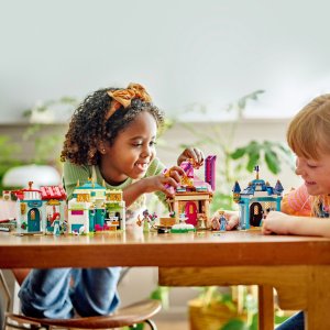 LEGO Disney Przygoda księżniczki Disneya na targu (43246) 5