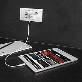 Ładowarka Lindy CHARGER WALL 18W/73412 LINDY 5