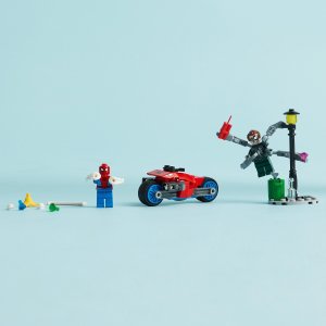 LEGO Marvel Pościg na motocyklu: Spider-Man vs. Doc Ock (76275) 3