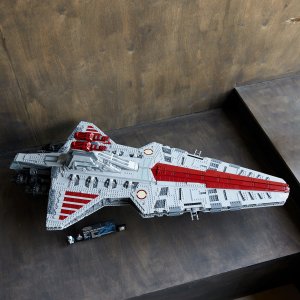 LEGO Star Wars Gwiezdny Niszczyciel typu Venator (75367) 7