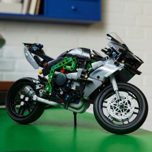 LEGO Technic Motocykl Kawasaki Ninja H2R (42170) 8