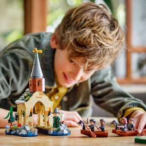 LEGO Harry Potter Dom na wodzie przy Hogwarcie™ (76426) 5