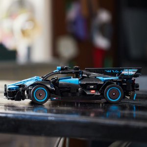 LEGO Technic Bugatti Bolide Agile Blue (42162) 4