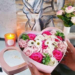 Springos Mydlane róże 24 szt. flower box zestaw kwiatów w pudełku serce różowe UNIWERSALNY 15