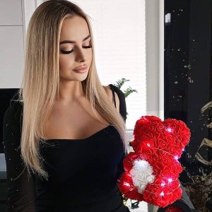 Springos Miś z płatków róż czerwony z sercem 25 cm niedźwiedź różany z lampkami LED biały zimny UNIWERSALNY 5