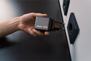 Ładowarka Verbatim GNC-65 32201 1x USB-A 2x USB-C  (32201) 5