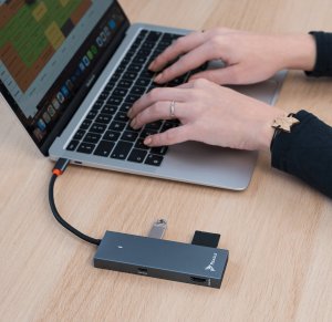 HUB USB Reagle REAGLE HUB USB-C HDMI 4K 60Hz 2K 144Hz USB C 3.2 PD 100W CZYTNIK KART M1 M2 4