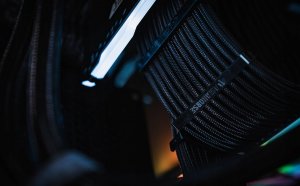 AsiaHorse Czarne grzebienie combs do uporządkowania przewodów AsiaHorse 4