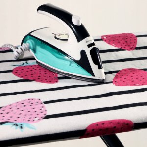 Kadax KADAX Pokrowiec Na Deskę Do Prasowania Podkład 140x50 cm Truskawki 4