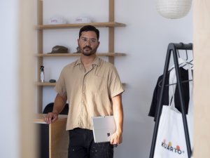 Tablet Microsoft Surface Pro X, 33 cm (13"), 2880 x 1920 pixels, 256 GB, 16 GB, Windows 11 Pro, Platinum 9