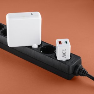 Ładowarka Hama Mini 1x USB-A 1x USB-C  (2019910000) 4