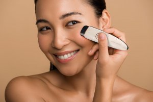 Beauty Limited Masażer pod oczy Eye Lift 7W Beauty Limited 7