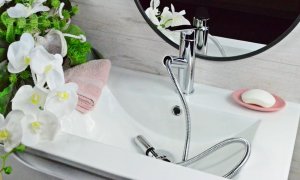 Sotbe ZESTAW INARI bateria nawannowa stojąca + bateria umywalkowa z wyciąganą wylewką 7