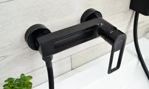 Sotbe SOTBE LOFT SVART Bateria prysznicowa ścienna CZARNA z drążkiem prysznicowym 80cm 5